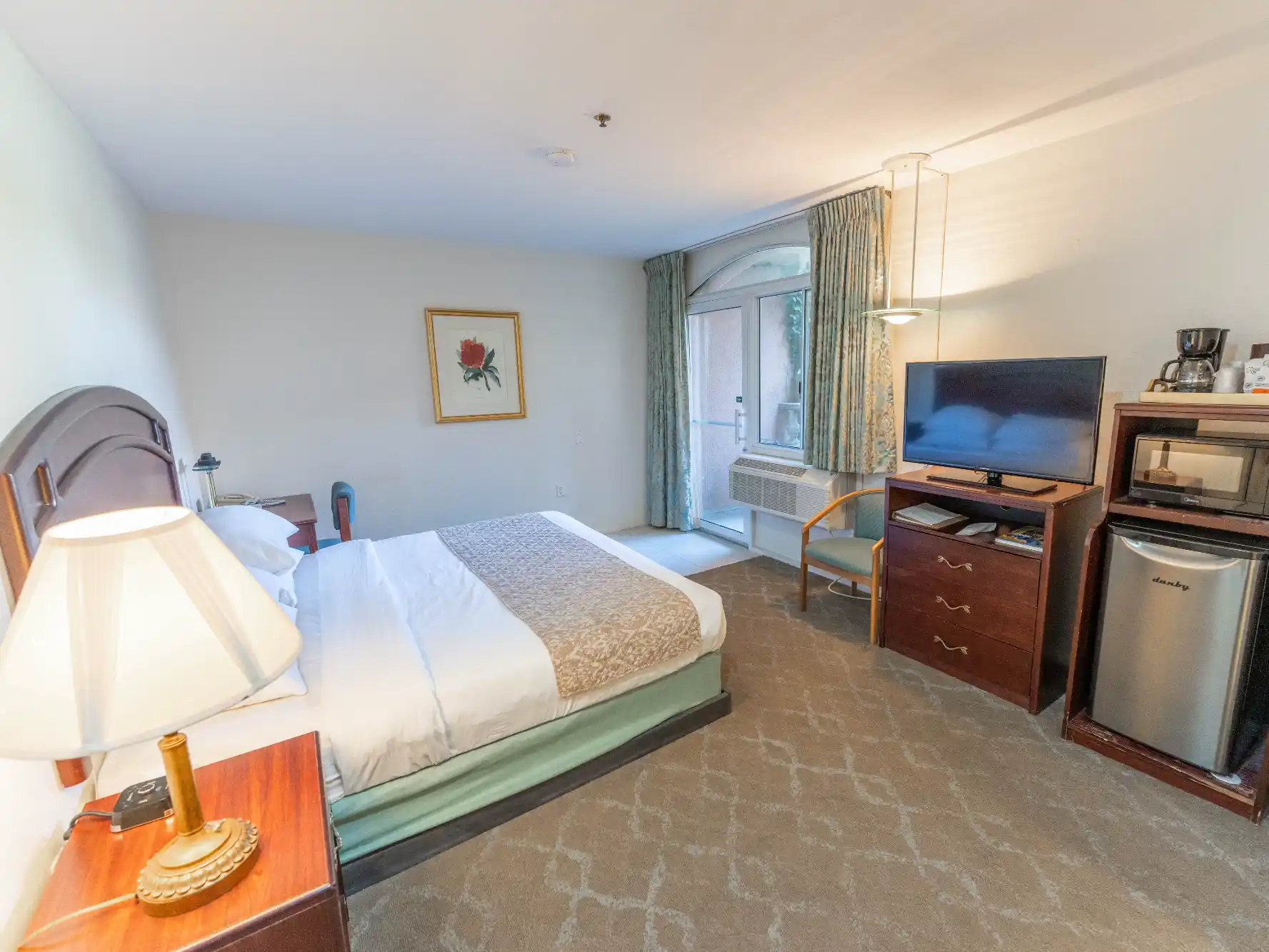 Forest Villas Hotel Standard King Accessible Room Forest Villas Hotel Standard King Accessible Room